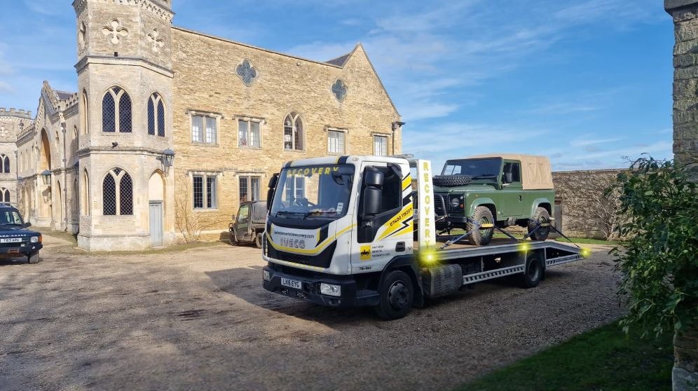Newbury Vehicle Recovery Berkshire: 07400119207