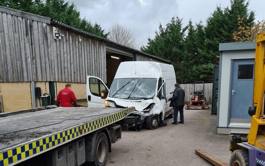 Newbury Van Accident & Transport in Berkshire: 07400119207