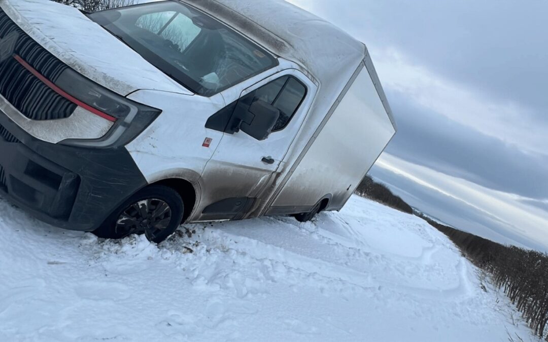 Vehicle Recovery in Snow in Newbury, Berkshire: 07400119207