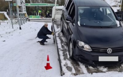 Snow Vehicle Recovery Service in Chippenham: 07400119207